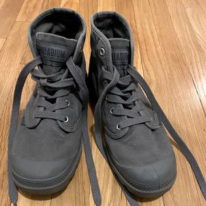 Palladium Boots Classic Pampa Style Woman 8.5, Men 7